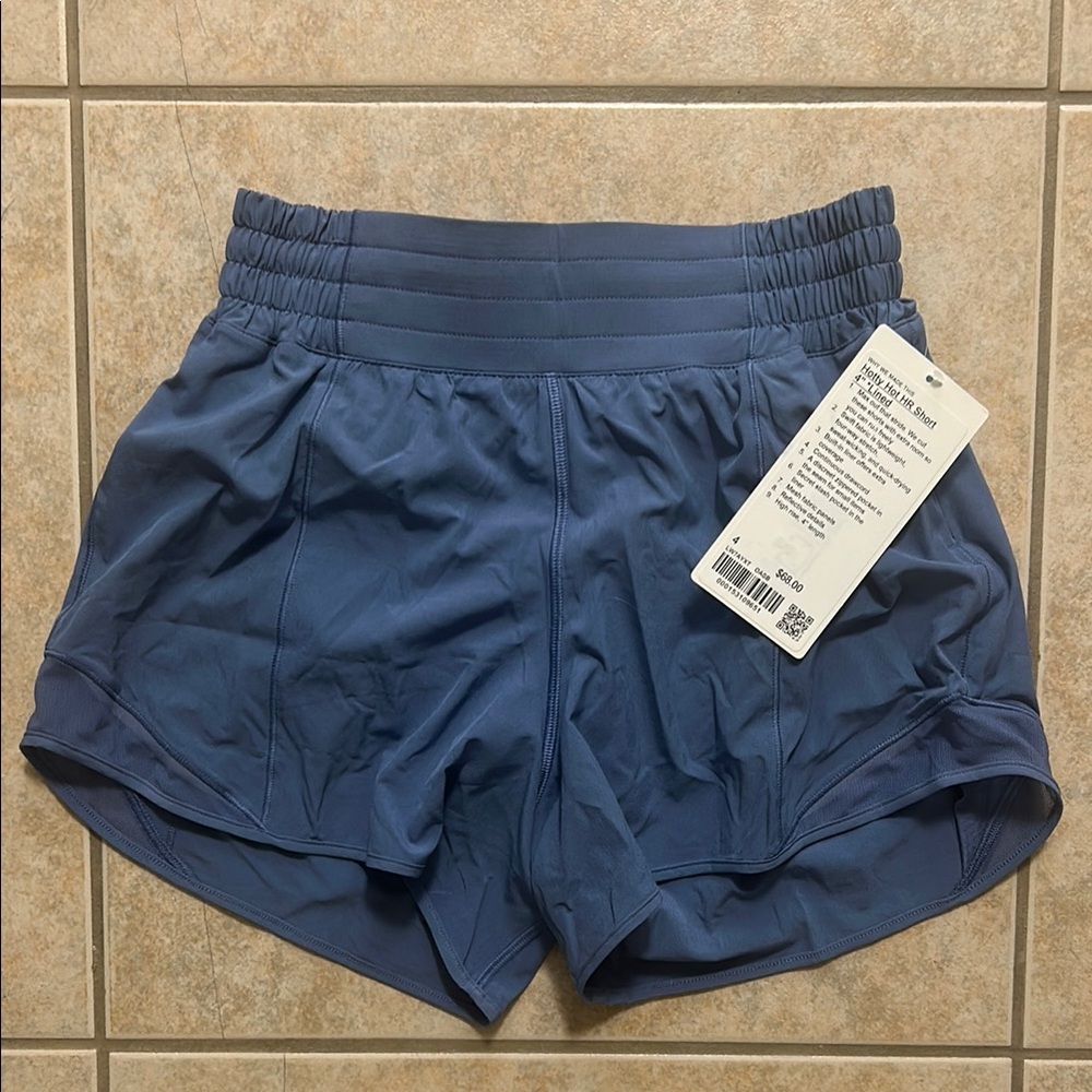 NWT - Lululemon Hotty Hot 4” Shorts